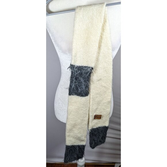 Aerika Peruvian Rustic Cream And Grey Scarf - Picture 7 of 7